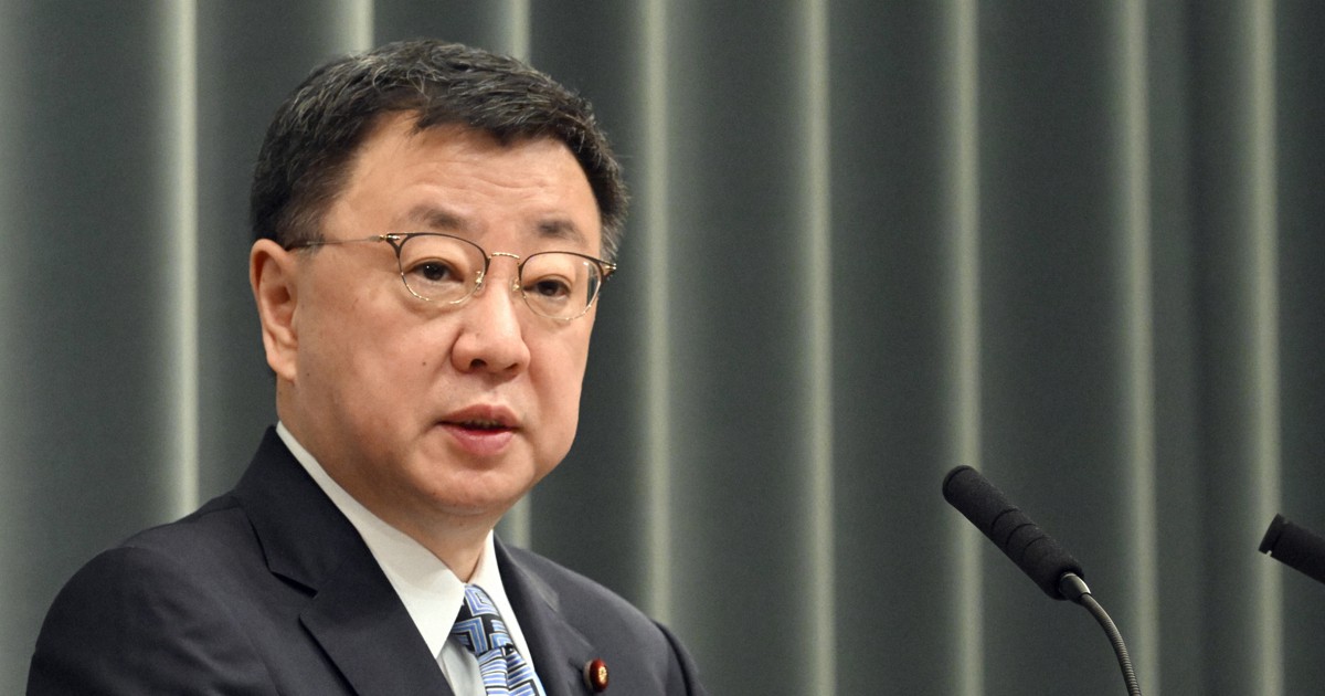 コロナ初確認から3年 松野官房長官「現在は平時への移行期間」 | 毎日新聞