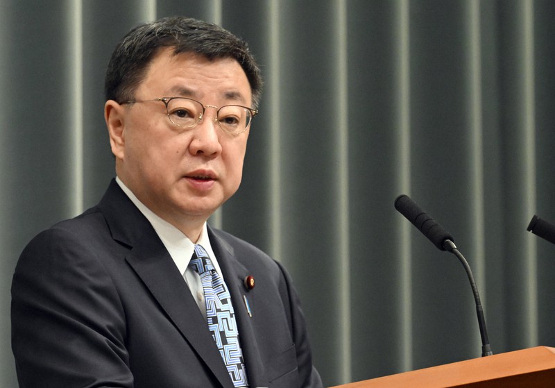 コロナ初確認から3年 松野官房長官「現在は平時への移行期間」 | 毎日新聞