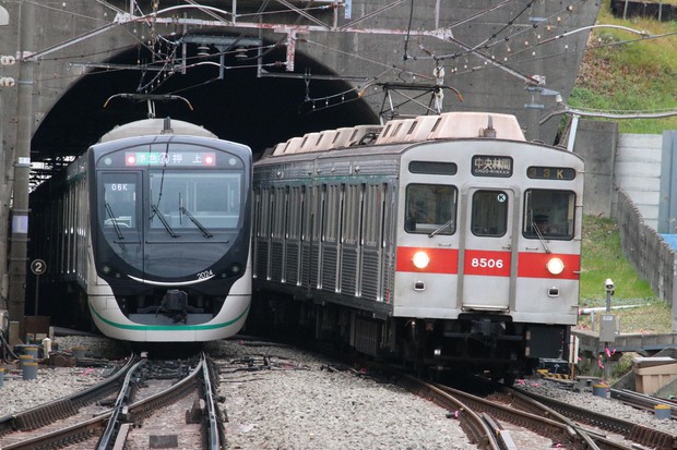 ギザギザ車体」東急8500系の引退はなぜ惜しまれる？ | なるほど