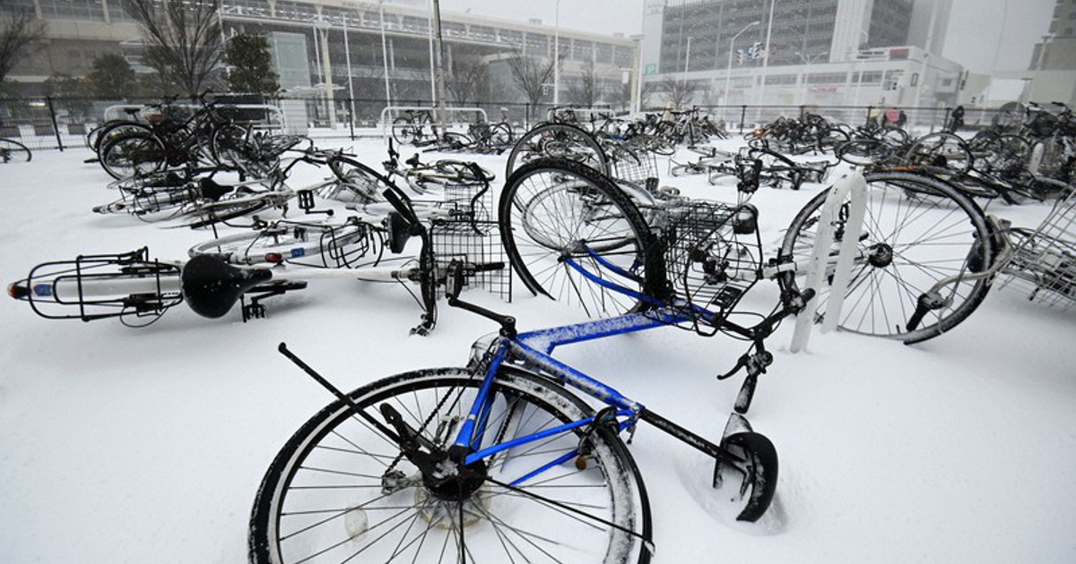 In Photos Snow blankets many parts of Japan The Mainichi