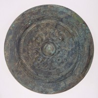 奈良の富雄丸山古墳から「国宝級」の銅鏡・鉄剣が出土 [写真特集2/16