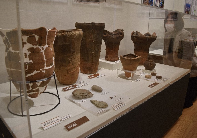 全国の発掘品、集う 来月12日まで 旧石器～明治時代の520点 天理・歴史