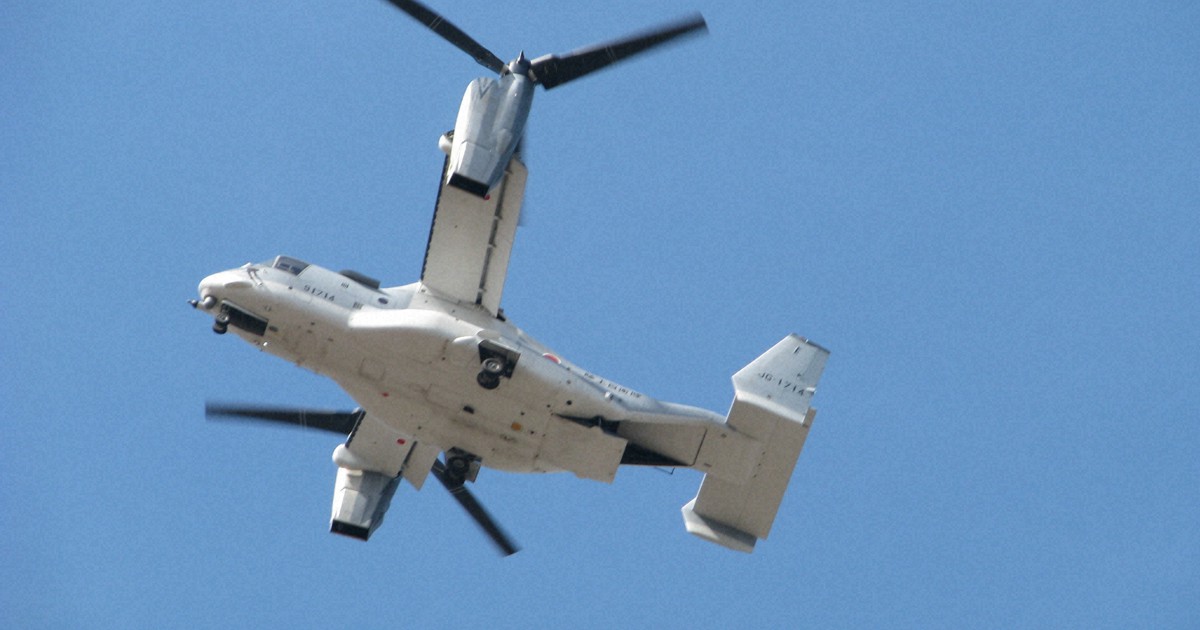 V22オスプレイ、東京・立川に初飛来 不安視する周辺住民らが抗議