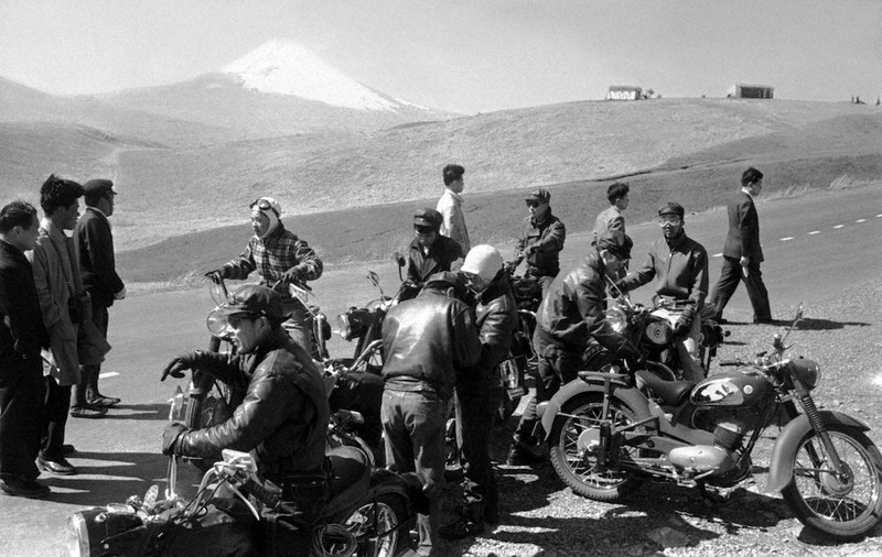 蔵出しPhotoアーカイブ：あの日の紙面 富士山 誇りの頂 1962 大正
