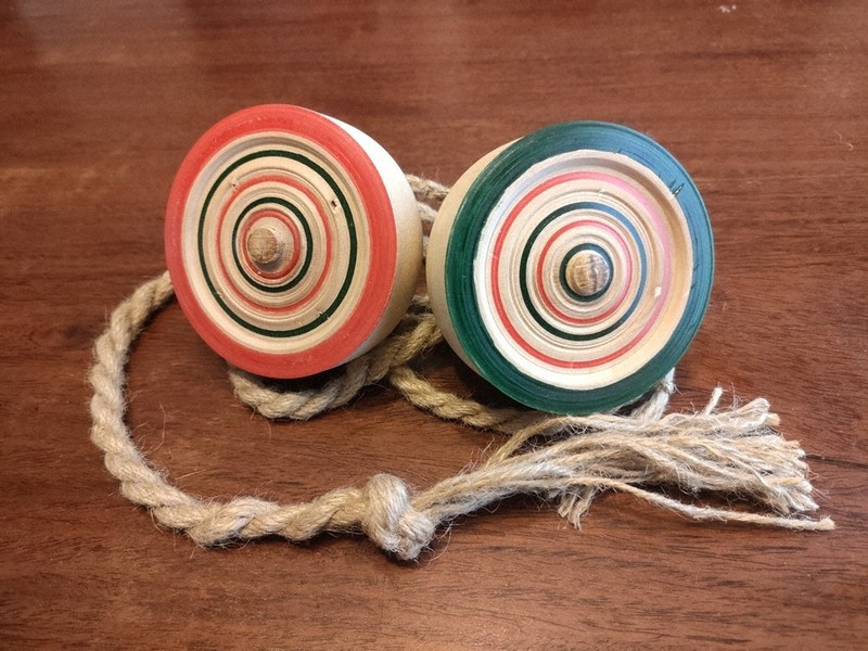 金のこま」かけ、長回しで勝負！ 伝統玩具「片瀬こま」大会 藤沢で3月