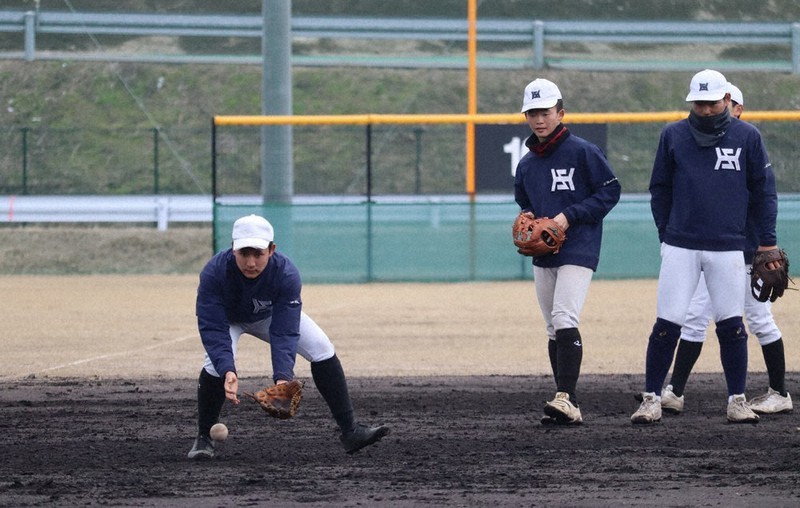 万里一空・彦根総合23センバツ：／5止 競争促し緊張感維持 甲子園