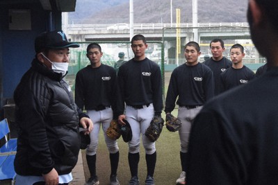 挑戦者たち・センバツ'23・山梨学院：／上 ライバルに勝利で勢い