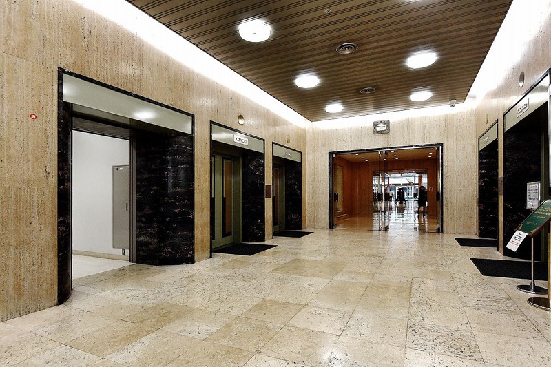 Retro Japan in Photos Smooth curves embellish modern Osaka Gas