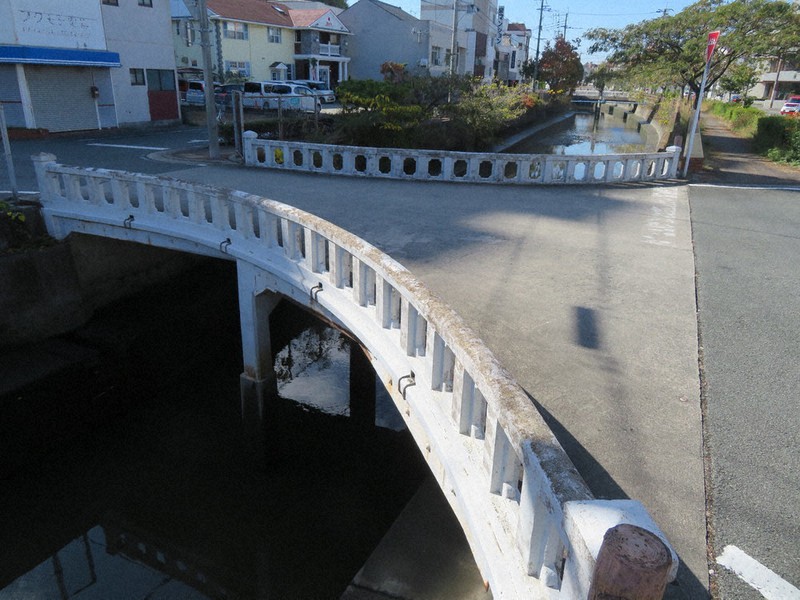 ゆったり九州山口：名橋自慢 泉橋（大牟田市） 大正モダン「八」の字形