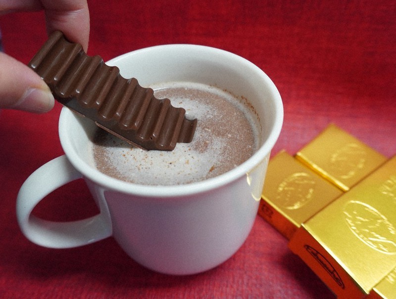 駄菓子の国：福助製菓（大阪市阿倍野区） ポッケに金塊！「ゴールド