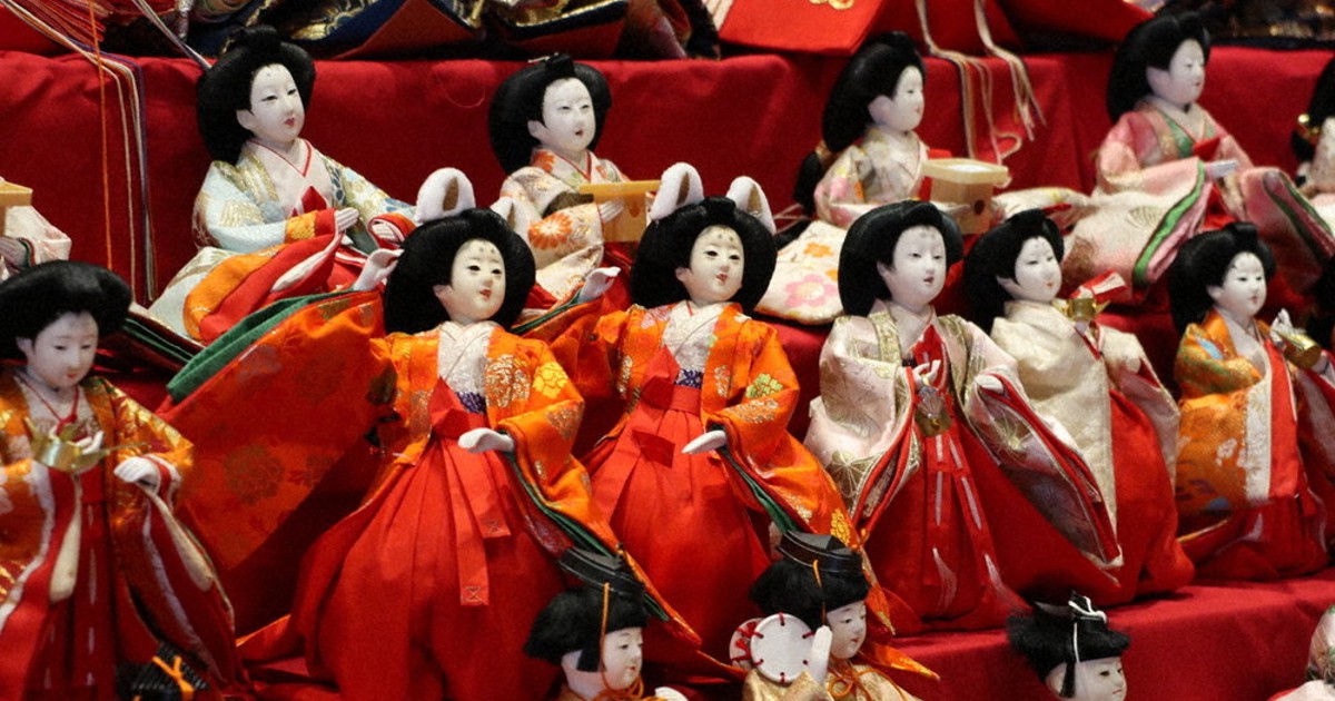 ひな人形3500体ずらり 「きつねダンス」踊り手も 奈良・壺阪寺 | 毎日新聞