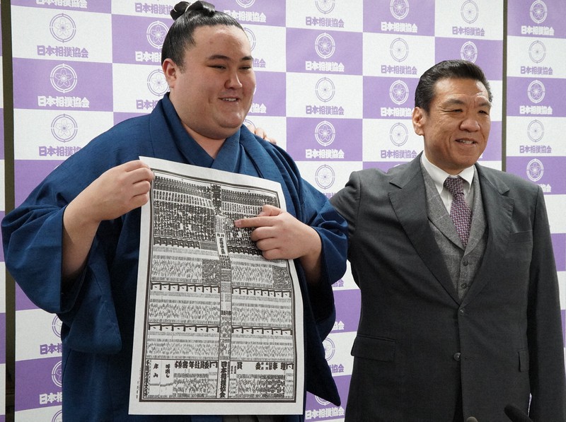 月刊相撲：きっかけはあの人の「足でかいな」 カザフスタン初の幕内