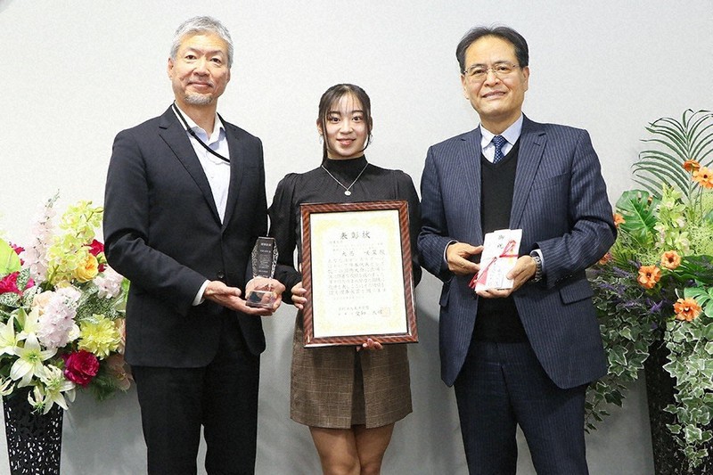 Lycee　咲來　大会上位賞 理学部4年の今西 咲綺さんが、第53回結晶成長国内会議で学生ポスター賞