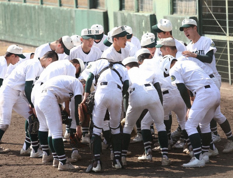 センバツ2023 久々の実戦に気合！！ 報徳、滝川第二と練習試合 ／兵庫