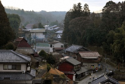 三重県との府県境に位置する京都府南山城村の朝の風景