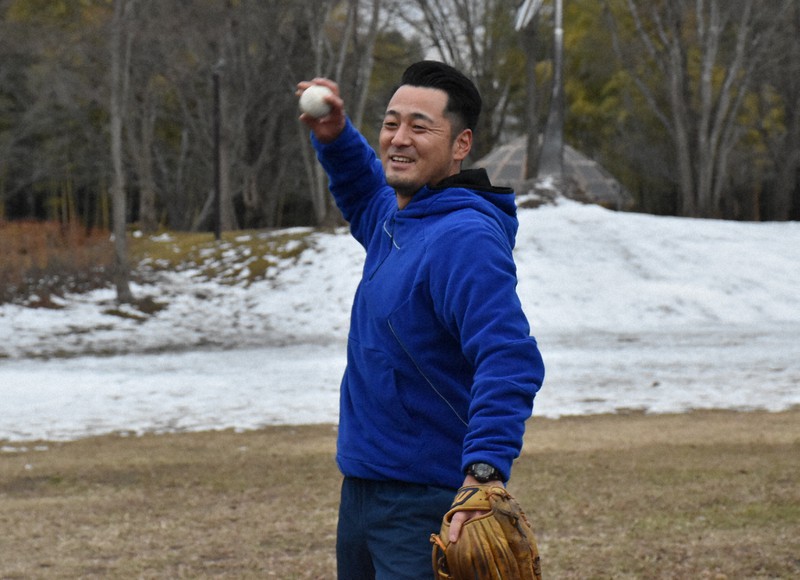 仙台育英硬式野球部フリース 決勝でエラーの仙台育英OB 同期の須江監督にエール センバツ | 毎日新聞