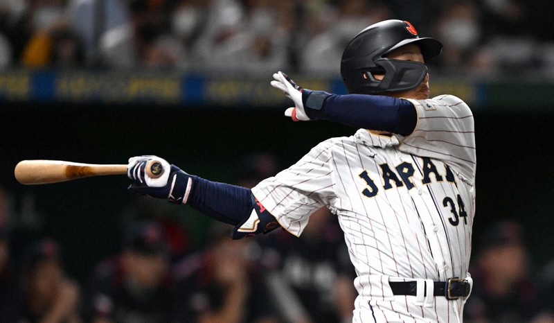 125キロを流し打ち 吉田正尚が重い空気振り払う逆転打 WBC | 毎日新聞
