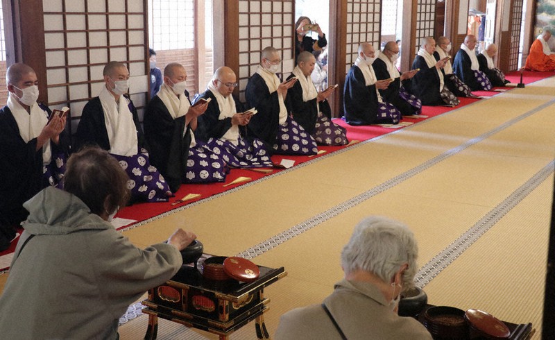 東日本大震災12年：高野の祈り届け 東京と宮城で同時追悼法会
