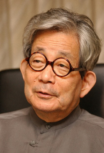 作家・大江健三郎さん死去 88歳 ノーベル文学賞、護憲活動も | 毎日新聞