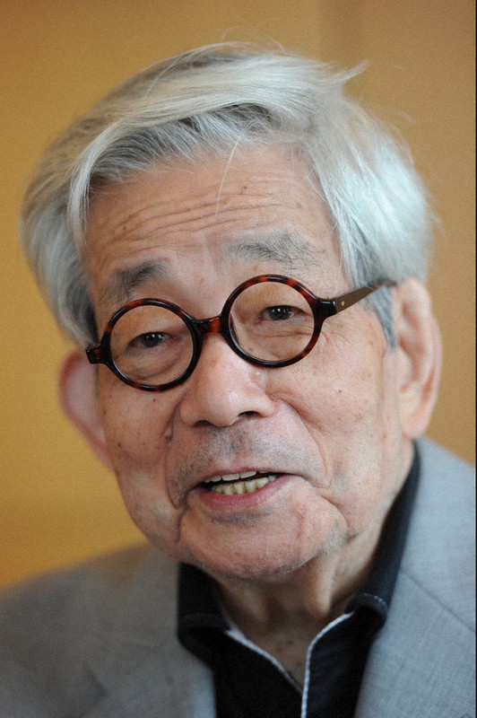 【サイン本】【最終値下げ】大江健三郎『核時代の想像力』 Amazon.co.jp: 核時代の想像力 (新潮選書) : 大江 健三郎: 本