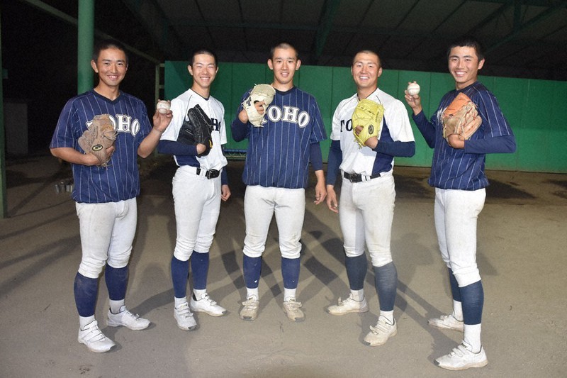 挑む・センバツ2023東邦：部員紹介 投手・捕手 チームの勝利へ全力