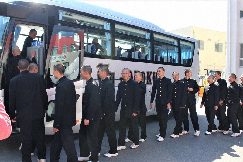 センバツ2023 激励背に いざ甲子園へ 鳥取城北で出発式 ／鳥取 | 毎日新聞
