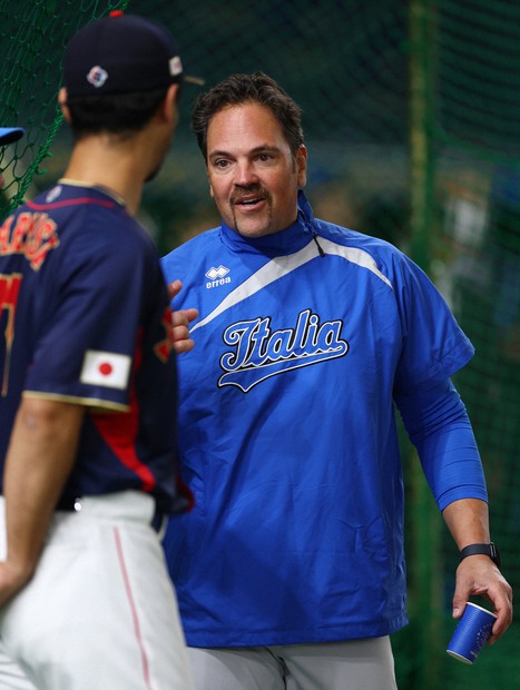 口ひげ」で団結 WBCイタリア代表、監督は野茂英雄さんの元相方