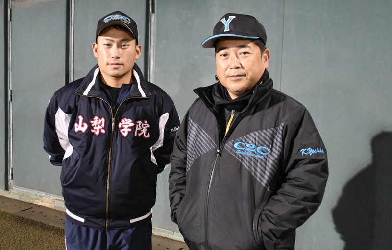 高校野球物語2023春：山梨学院 優勝監督の父の苦悩 救ったコーチ役の