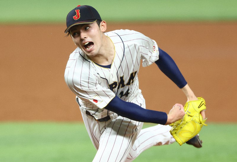 佐々木朗希、打球直撃もピンチ回避 WBC2023準決勝メキシコ戦 | 毎日新聞