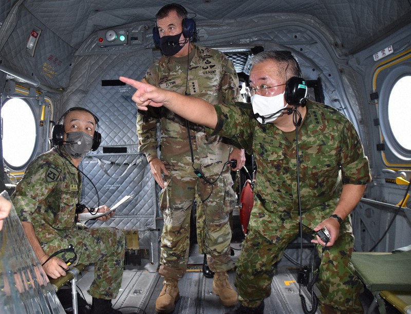 チャレンジ】激レア 自衛隊 統合幕僚長 M6ZTABLWDRPNXIJK46RKEZCRJE.jpg