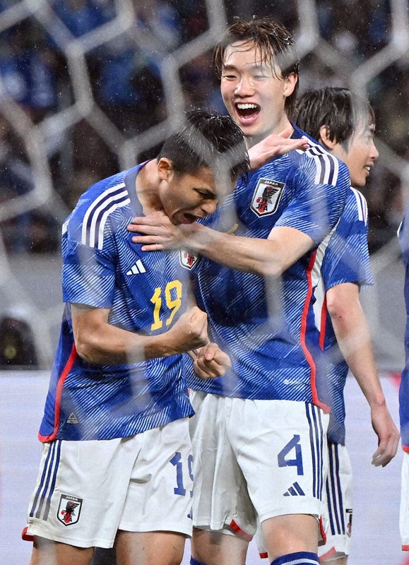 交代後わずか30秒 走る西村拓真が新体制で初ゴール ウルグアイ戦