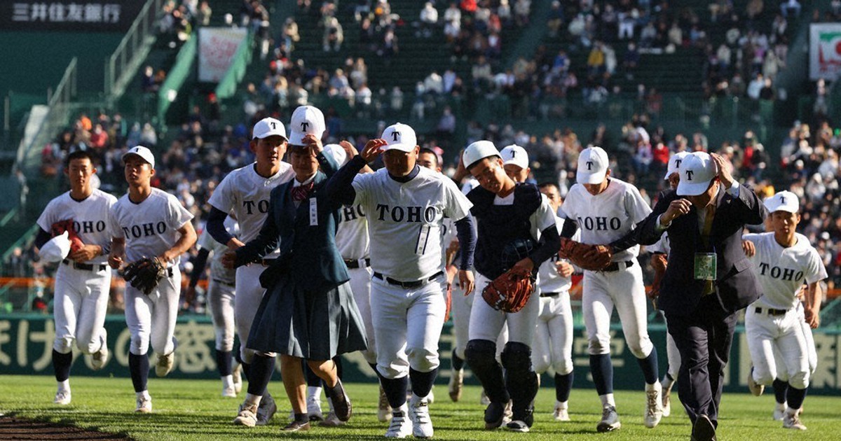 センバツ高校野球 東邦、最後まで総力戦 3点差追いつく粘り