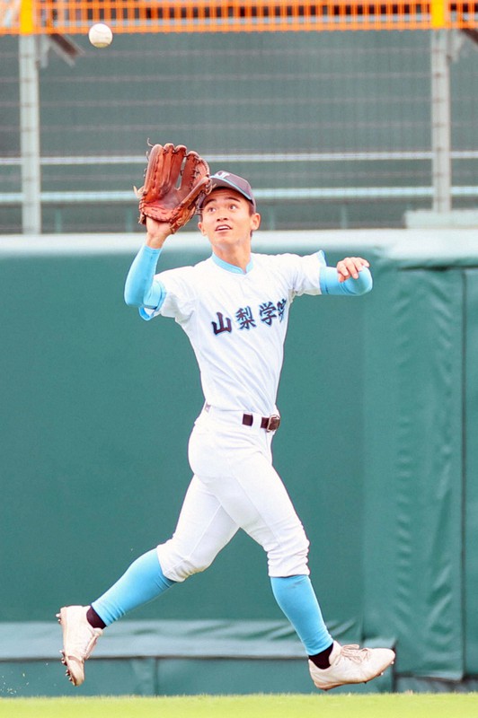 兄の思いこもったグラブ 最後の飛球収めた山梨学院・星野 センバツ