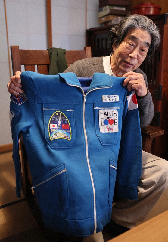 宇宙から中継、種芽吹いた 日本人初の飛行士、秋山豊寛さん80歳 | 毎日新聞