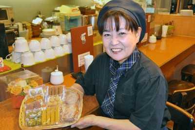 「人が笑顔になるお菓子を作りたい」と話す竹内悦子さん＝神戸市東灘区森南町1で