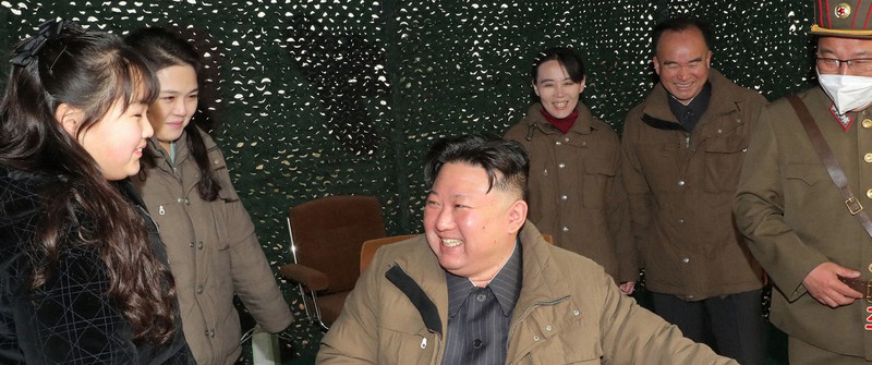 北朝鮮、固体燃料型のICBM「火星18」を発射と報道 | 毎日新聞