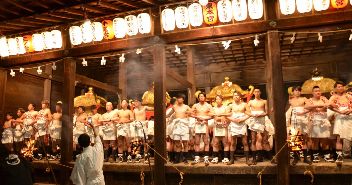 大津・山王祭の神事中にみこし3基が転倒 担ぎ手12人けが | 毎日新聞