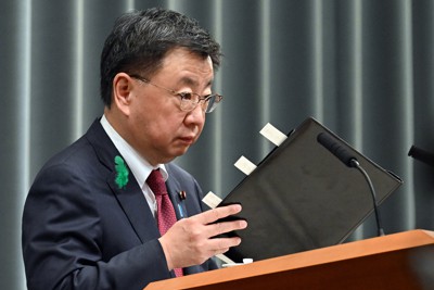 記者会見する松野博一官房長官＝首相官邸で2023年4月19日午後1時55分、竹内幹撮影