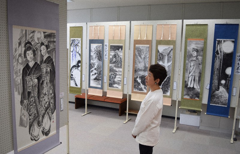 豊前市で水墨画展 清水恵峰さんと生徒の作品 市立図書館 ／福岡 | 毎日新聞