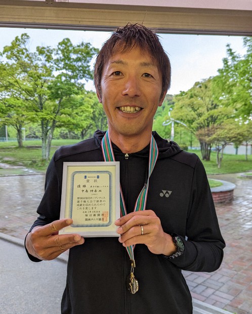 中島伸悟様 毎日オープンテニス選手権 男子45歳以上単は中島が優勝 | 毎日新聞