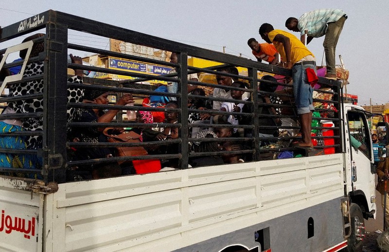 自宅周辺で銃声飛び交い…エジプトに逃れたスーダン人女性、恐怖語る | 毎日新聞