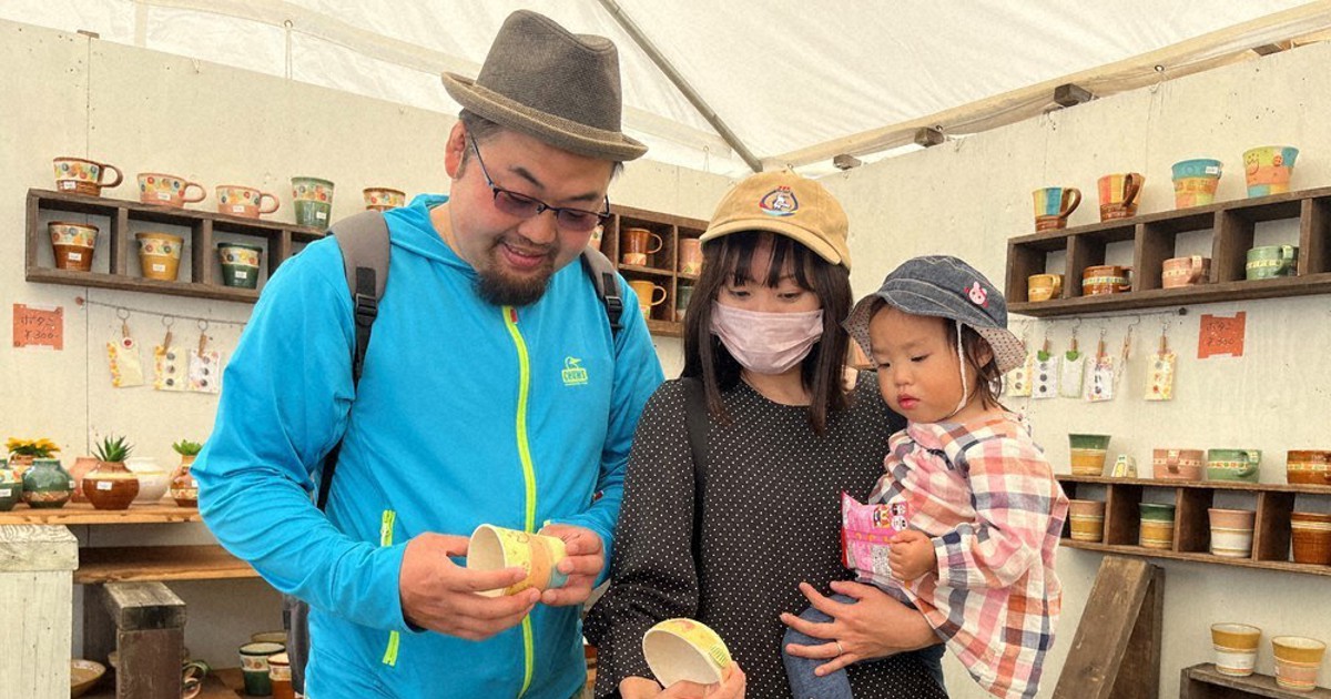 陶炎祭」にぎわう 作家217人がブース 子供ろくろ体験も 笠間・5日まで