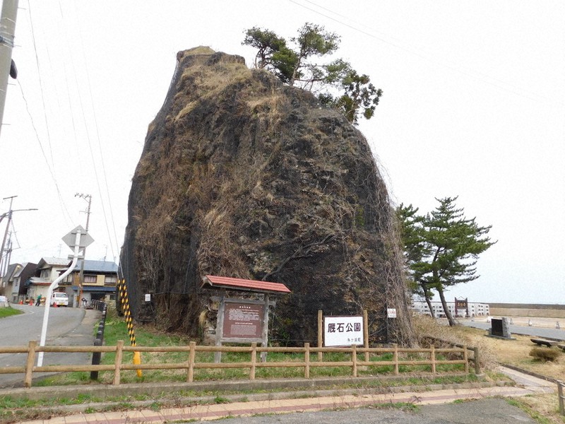 わたしのふるさと便：お国トリビア 青森県 巨石に残る、源義経の北行