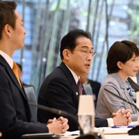 AI戦略会議の初会合で発言する岸田文雄首相（左から2人目）＝首相官邸で2023年5月11日午前10時7分、竹内幹撮影
