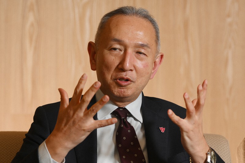 インタビューに答える上智大の曄道佳明学長＝東京都千代田区で2023年5月10日、内藤絵美撮影