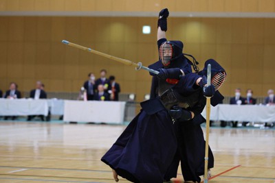 足だけは止めない 法大・水川晴奈が連覇 全日本女子学生剣道選手権