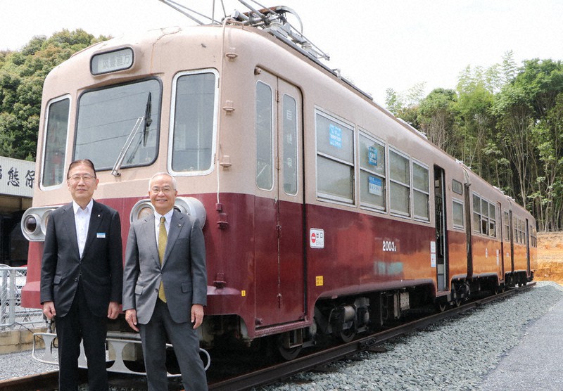 2000形・2003号車」再び活躍を 筑豊電鉄社長らが視察 福岡 | 毎日新聞