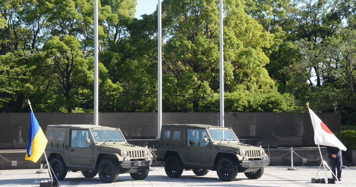 ウクライナに陸自トラックや高機動車など引き渡し 防衛省で式典 [写真特集1/7] 毎日新聞