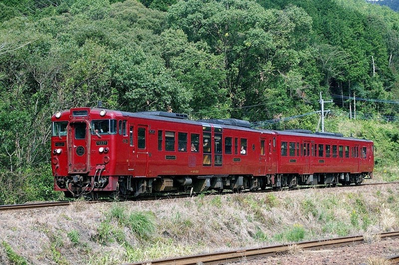 博多ー別府　久大経由 博多から由布院、別府へと誘う観光列車「かんぱち・いちろく