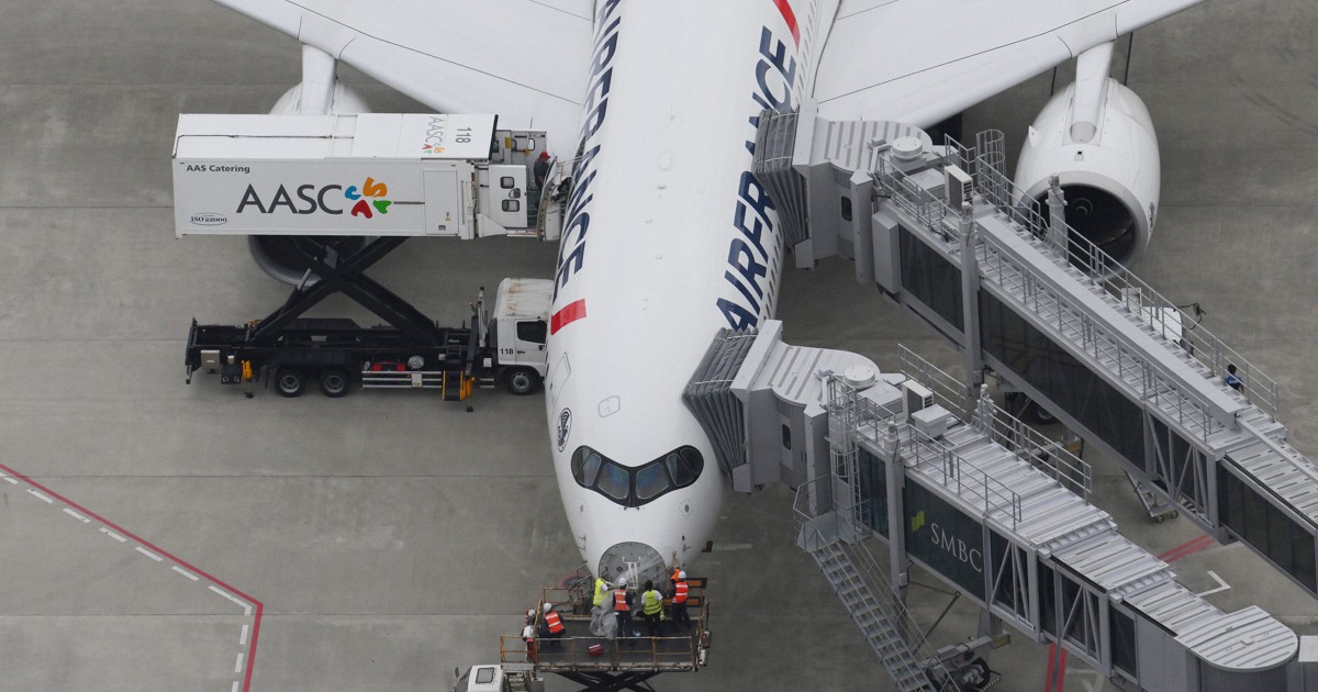 エールフランス機、関空に引き返す 機首部分に損傷 | 毎日新聞